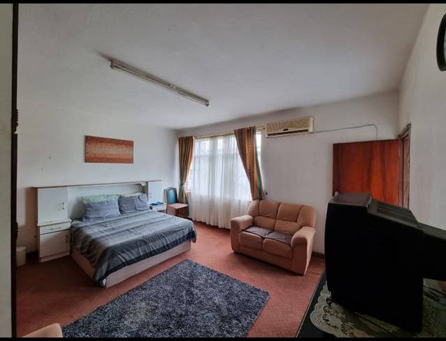 9 BEDROOM APARTMENT FOR SALE IN BEREA